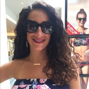 Meet your Posher, Samara